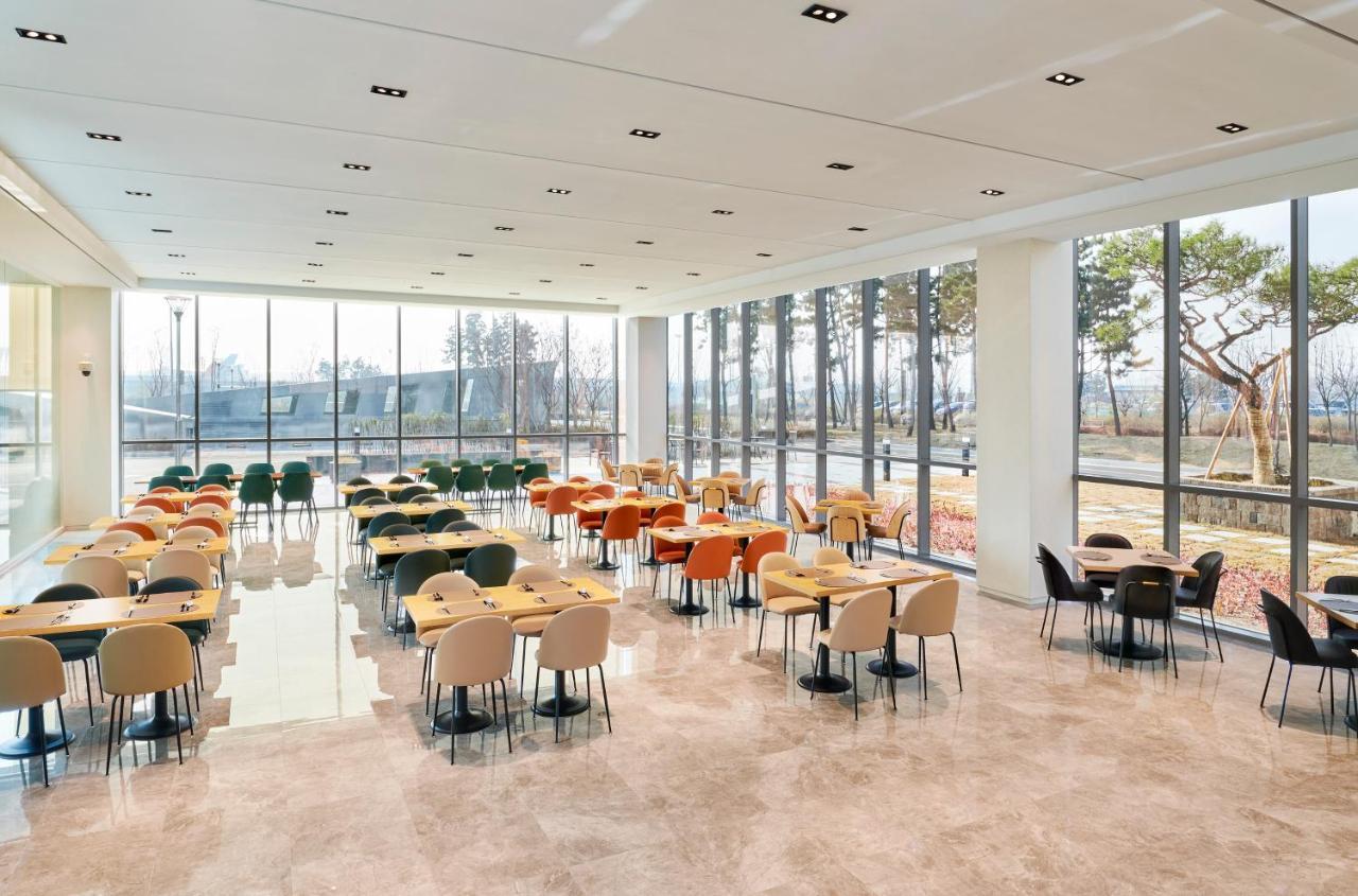Hotel Ibis Styles Ambassador Airport T2 4*